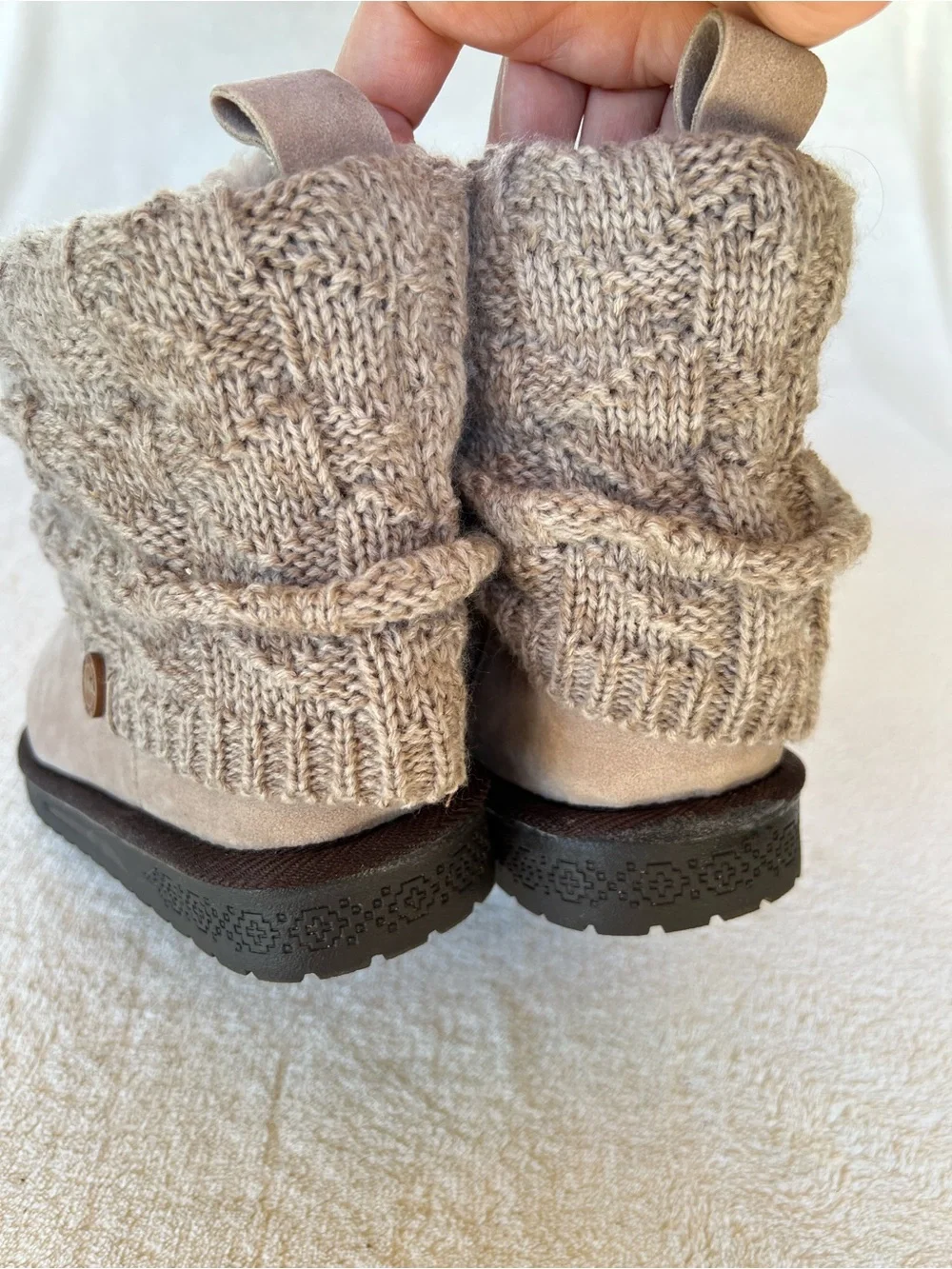 MUK LUKS Laurel Pull On Sherpa Winter Boots, Stone/Fairy Dust SIZE 7
